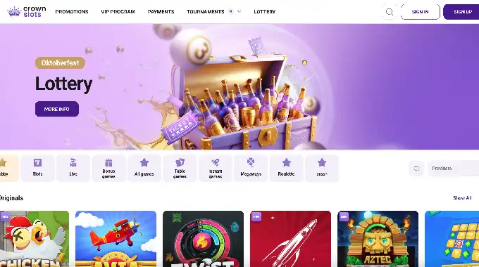 Crownslots casino homepage with pokies and welcome banner